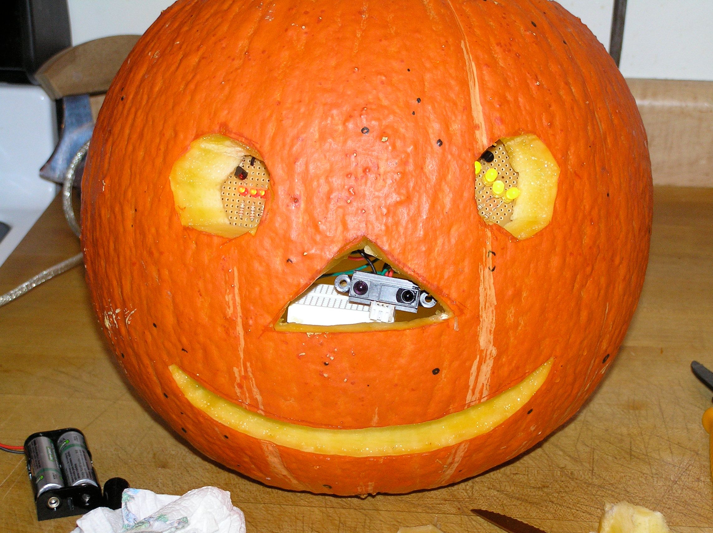 Arduino-Powered Pumpkin