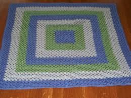 How to Create a Multi-Colored Granny Square Blanket