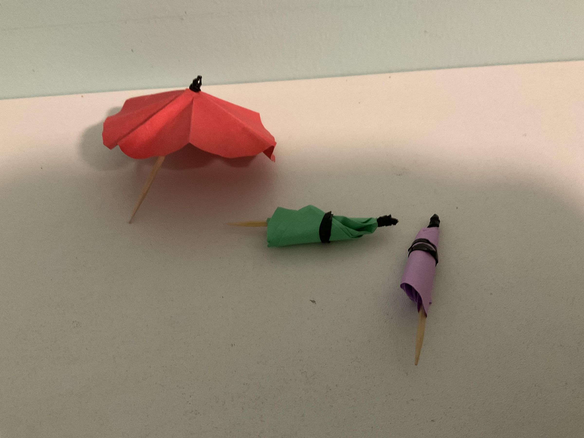 DIY Easy Cocktail Umbrellas