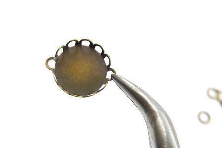 Connect the Cabochon Settings