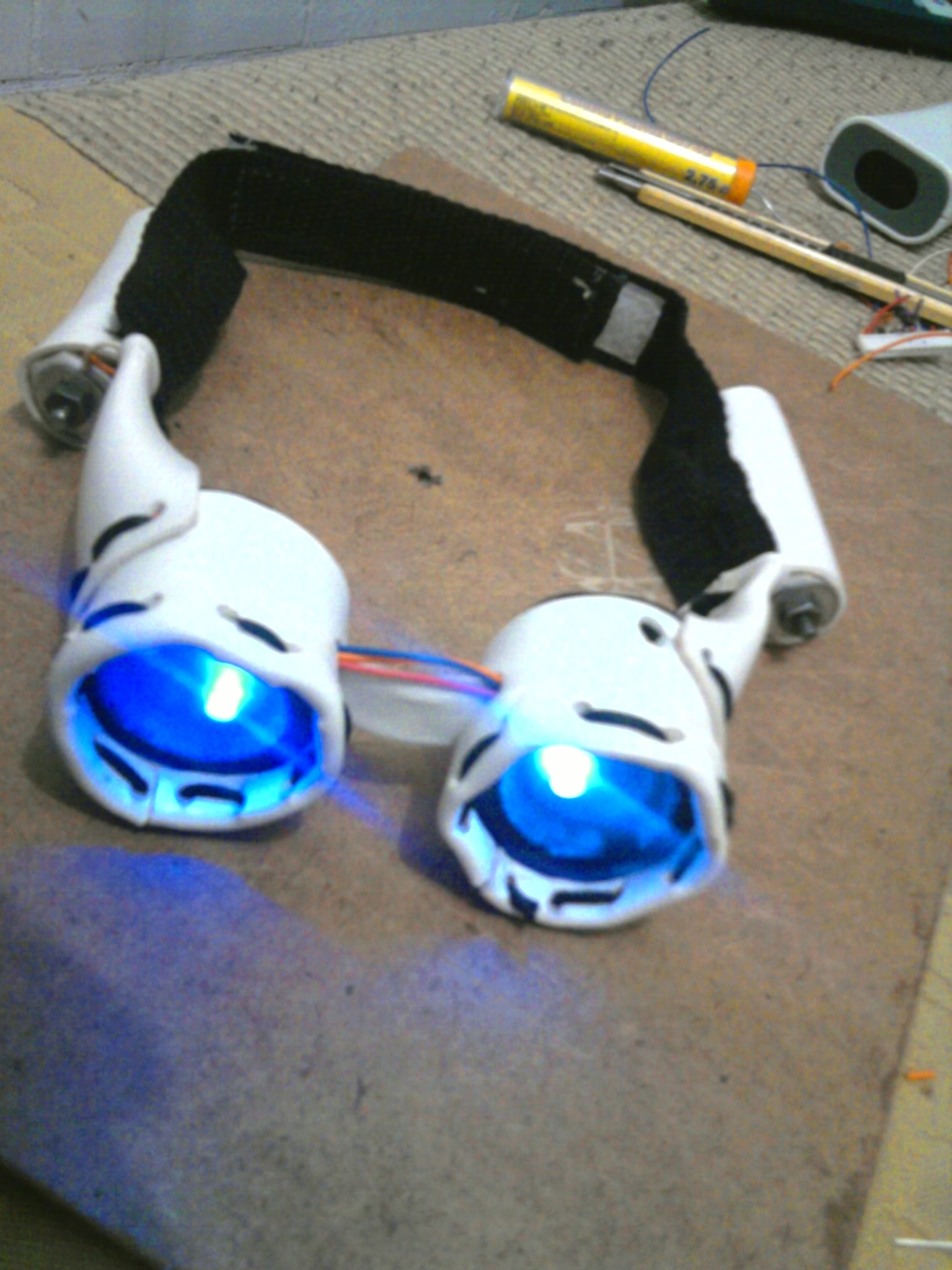 RETRO FUTURISTIC LIGHTED GOGGLES LED