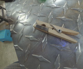 How to Make an UTP Cable Cutter With Pegs