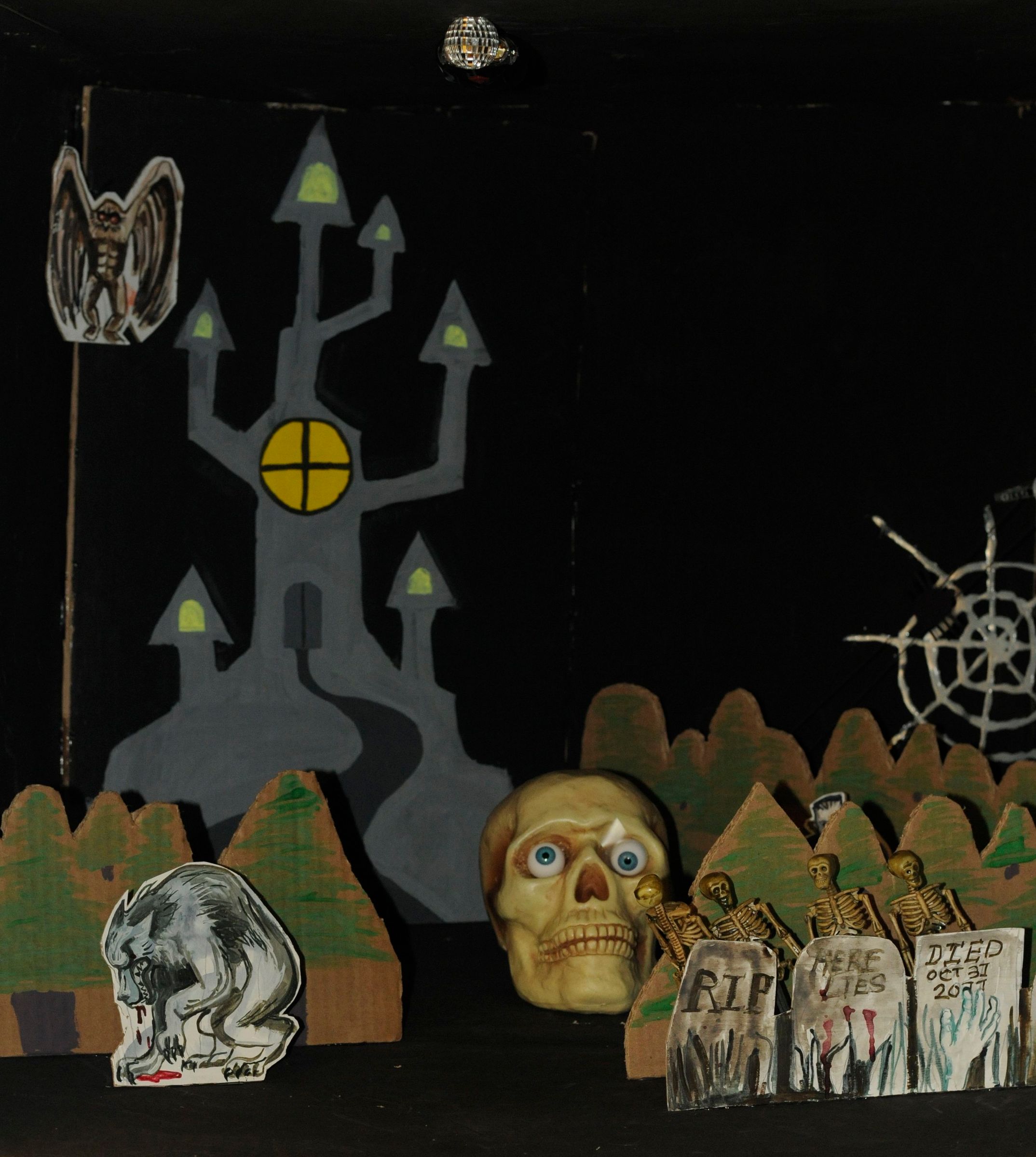 Spooky Halloween Diorama