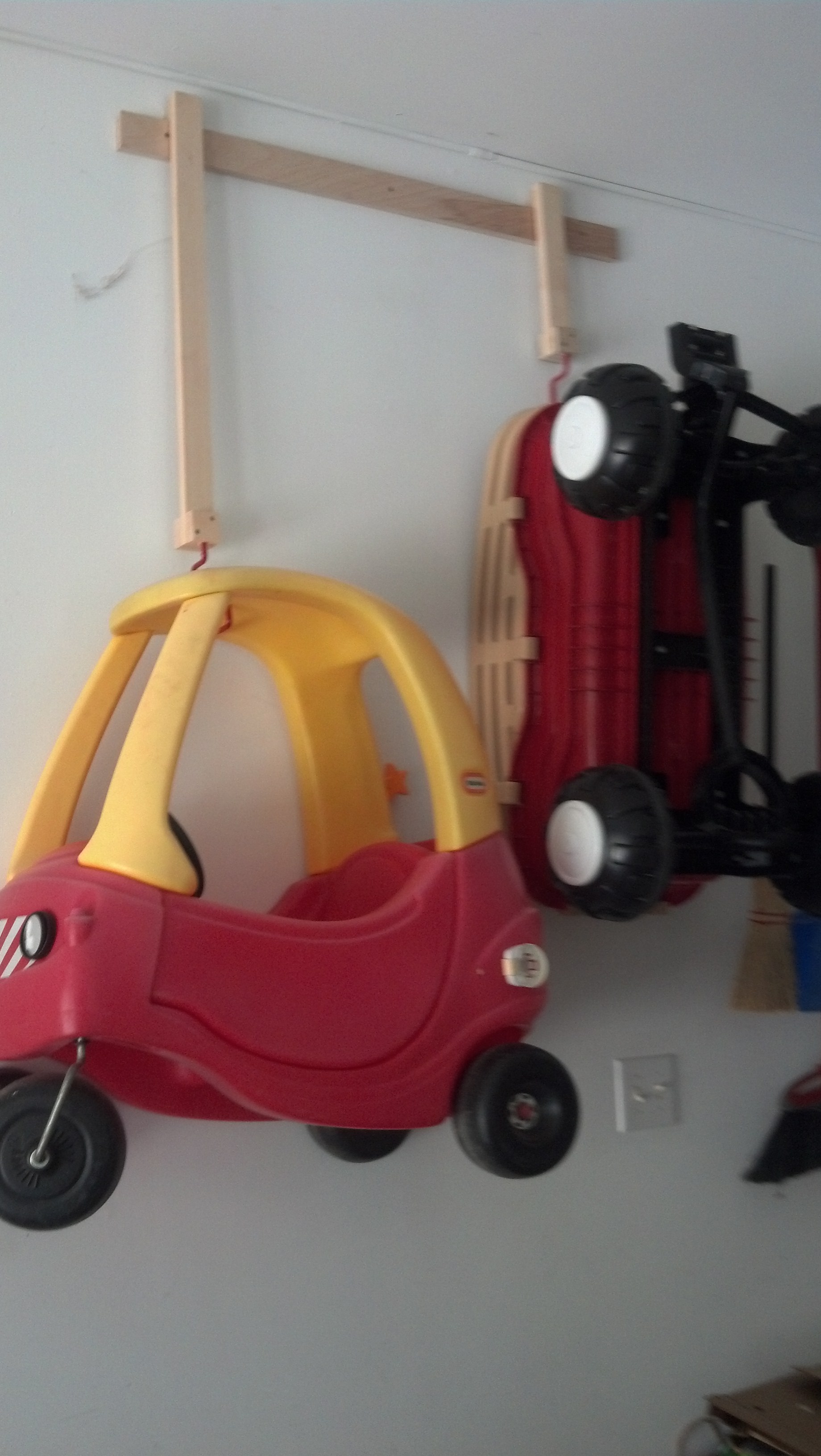 Adjustable Hanging Garage Storage System : 4 Steps (with Pictures