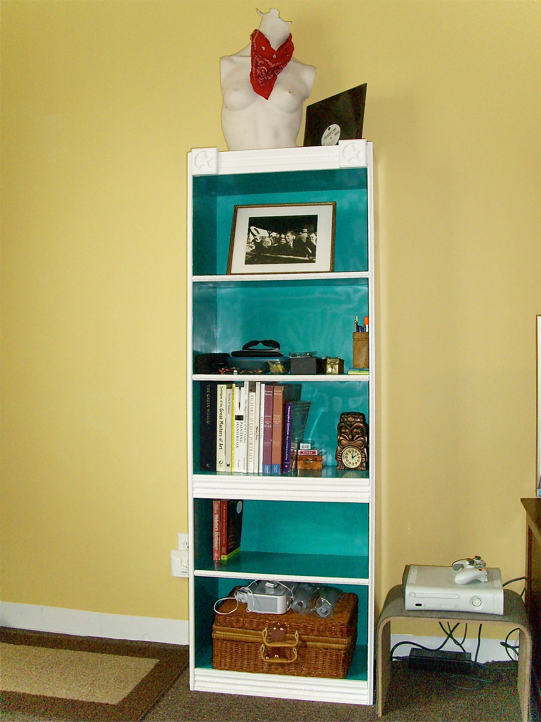 Make an Old Bookshelf Gallery Worthy!