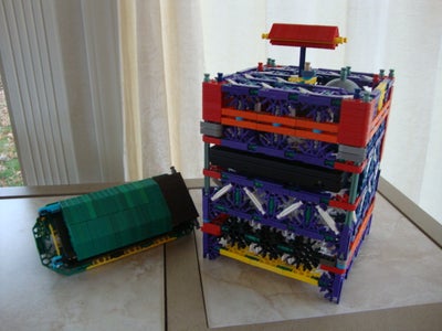How to Make a K'nex Solar Alarm Clock With Built in Small Electronics Charger and Lockbox.