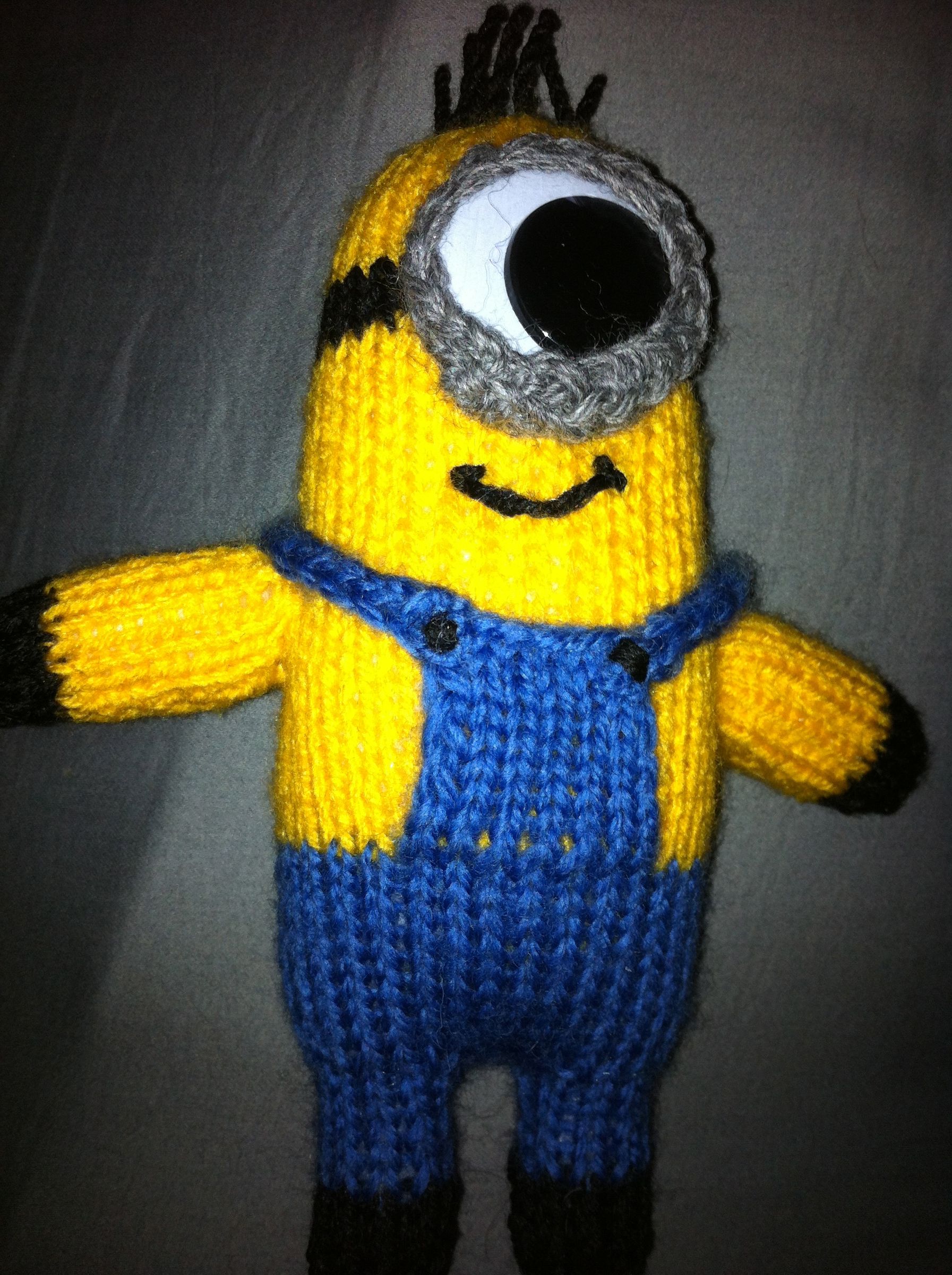 How to Knit a Minion