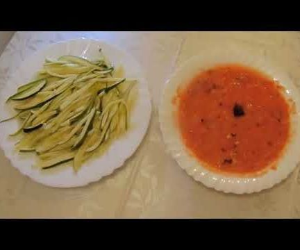 Raw Zucchini Spaghetti With Tomato Sauce