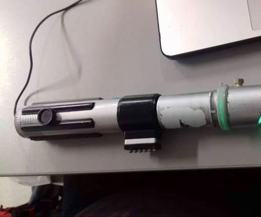 Sable Láser RGB Controlado Por Bluetooth Con Sonido. 