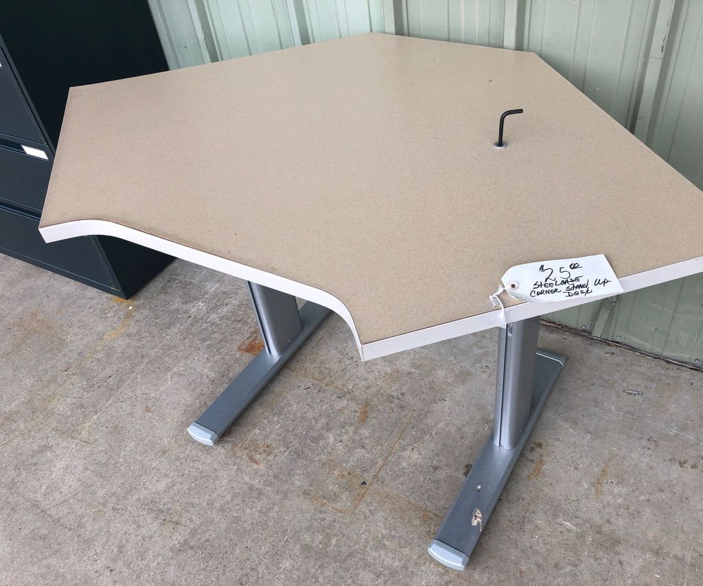 "Throwaway" Steelcase Desks Made New 8 Steps (with Pictures