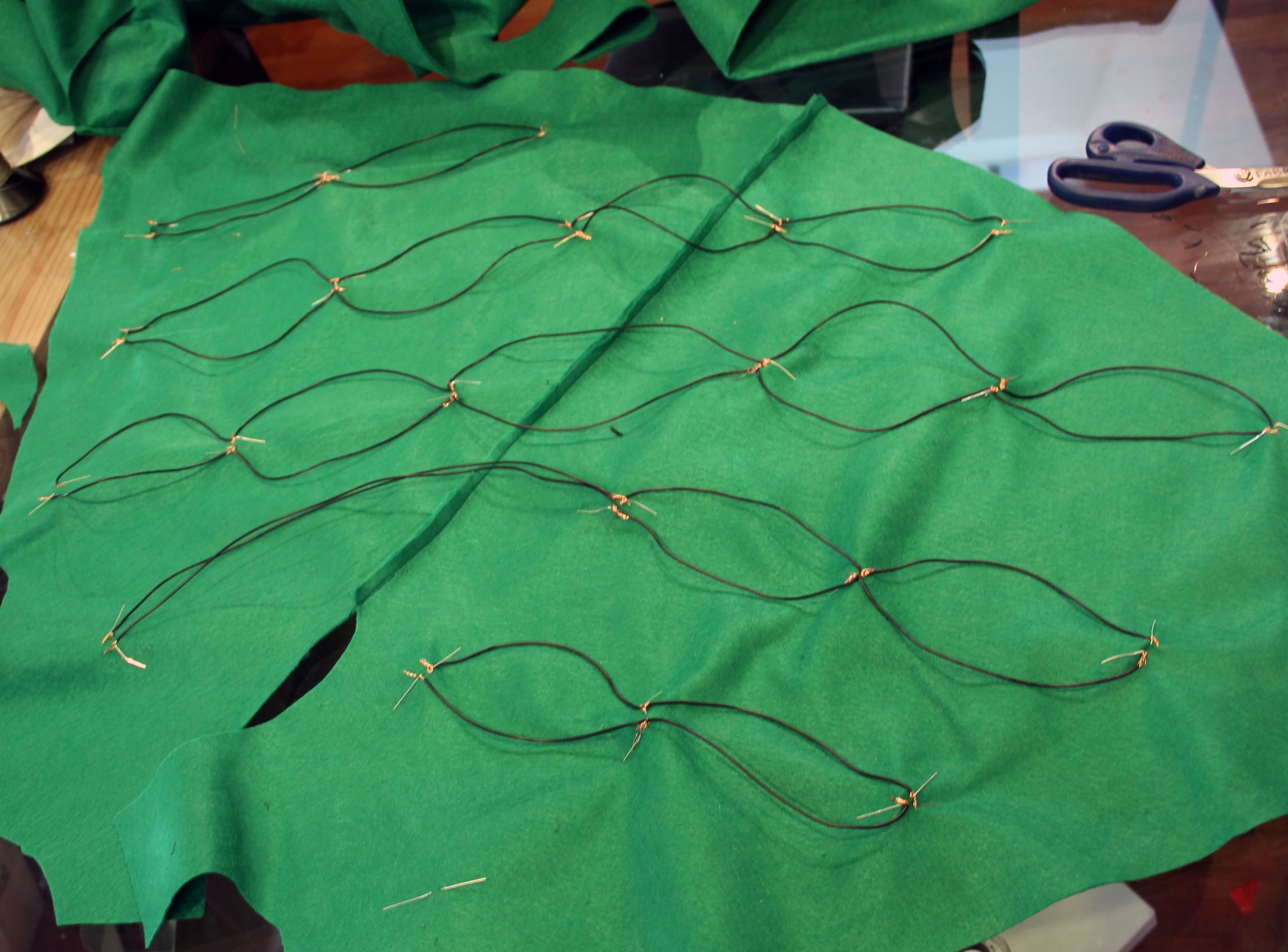 Light Up Christmas Tree Costume 4 Steps (with Pictures) Instructables