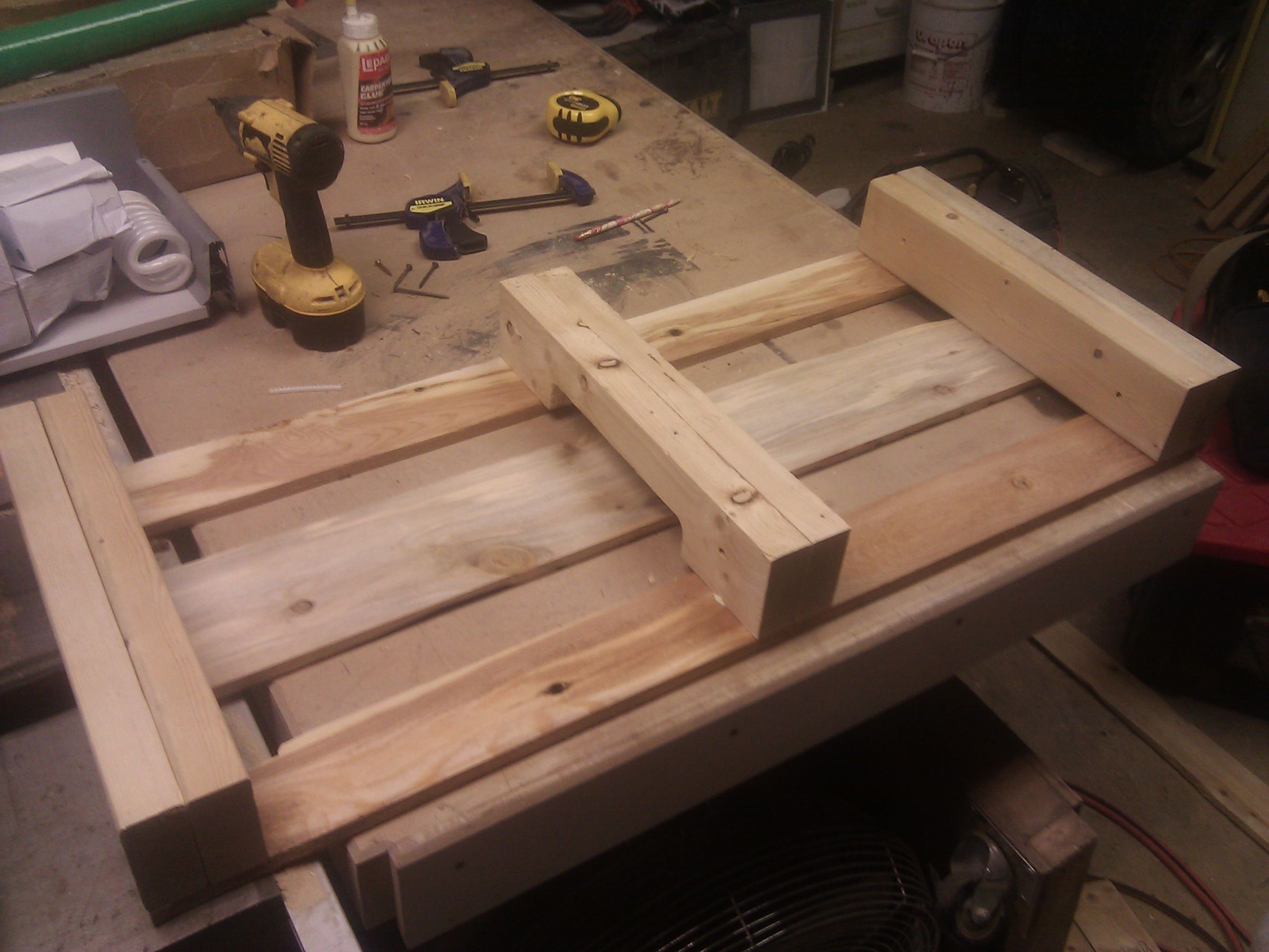 Modern Reclaimed Wood Coffee Table (Pallet/Skid Table)