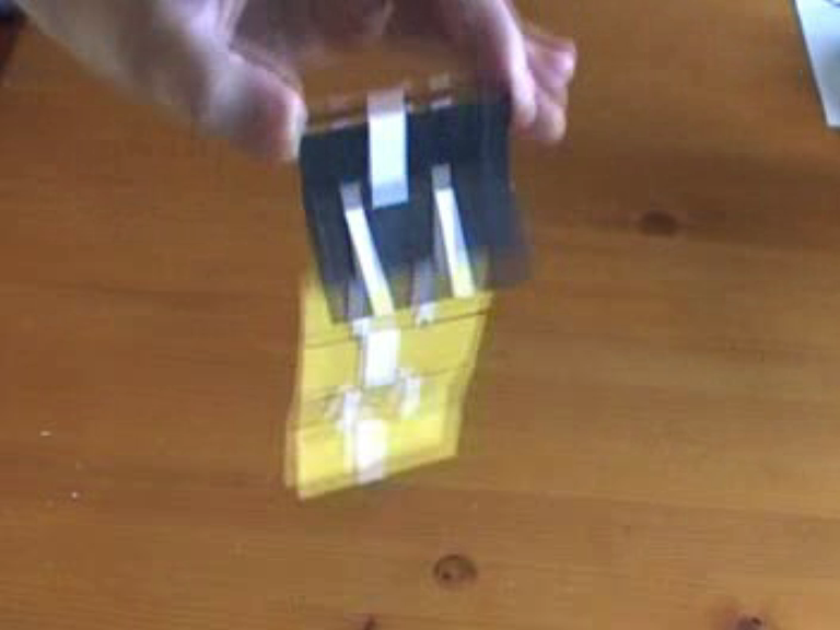 Unbelievable ! Optical Paper Illusion Toy ! 