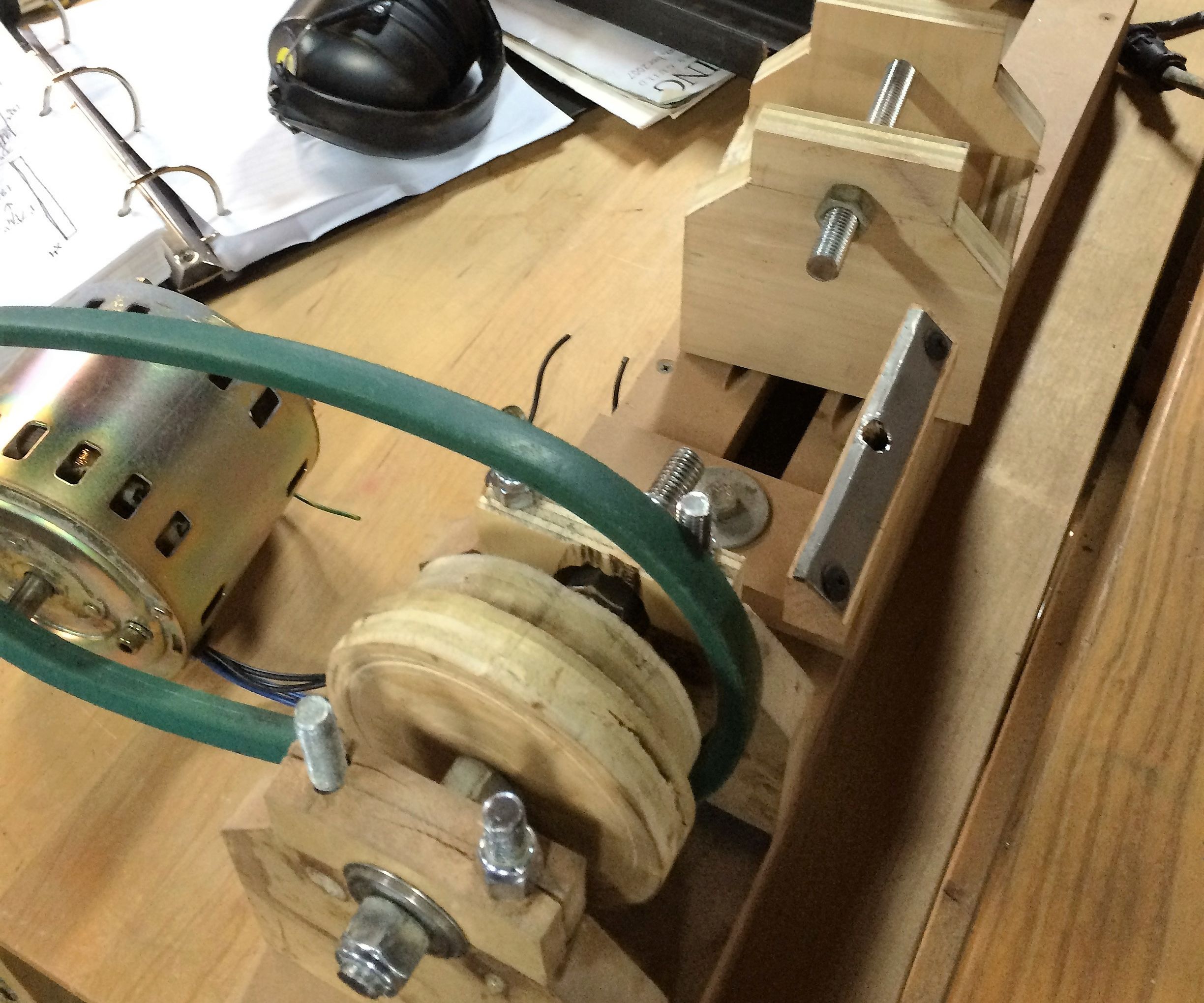 Mini Wood Lathe Using Scrap Wood
