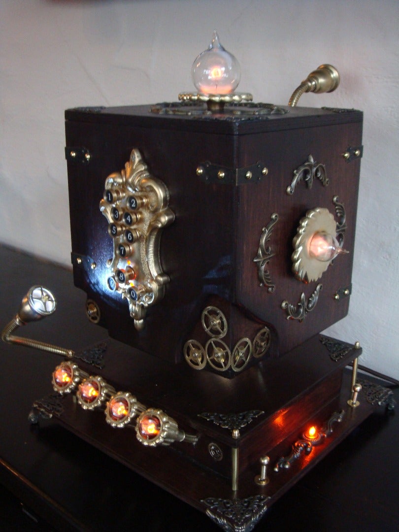 Aetherias Secret - a Steampunk Safe With Nixie Display