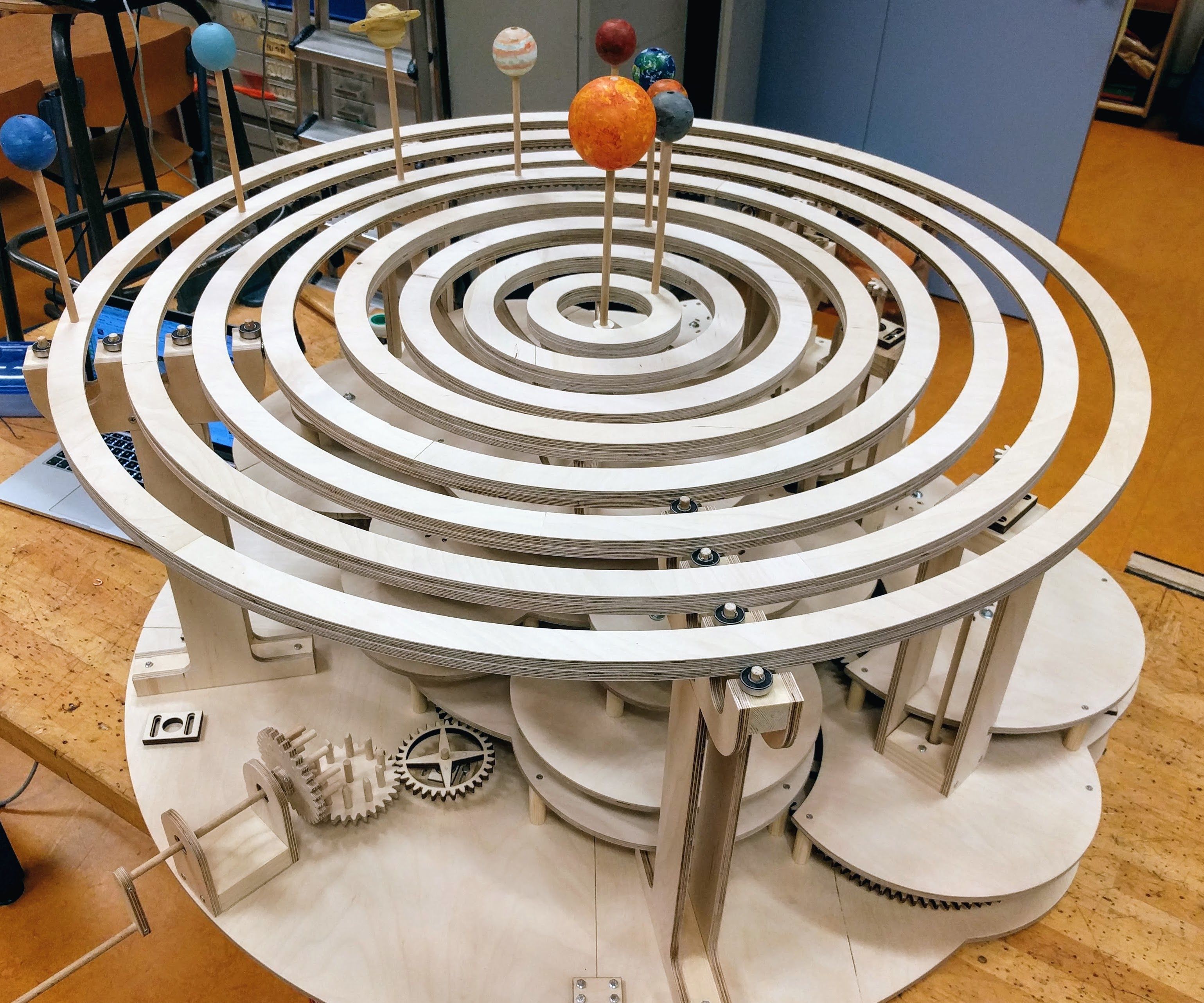 How to Build a Precise Mechanical Planetarium