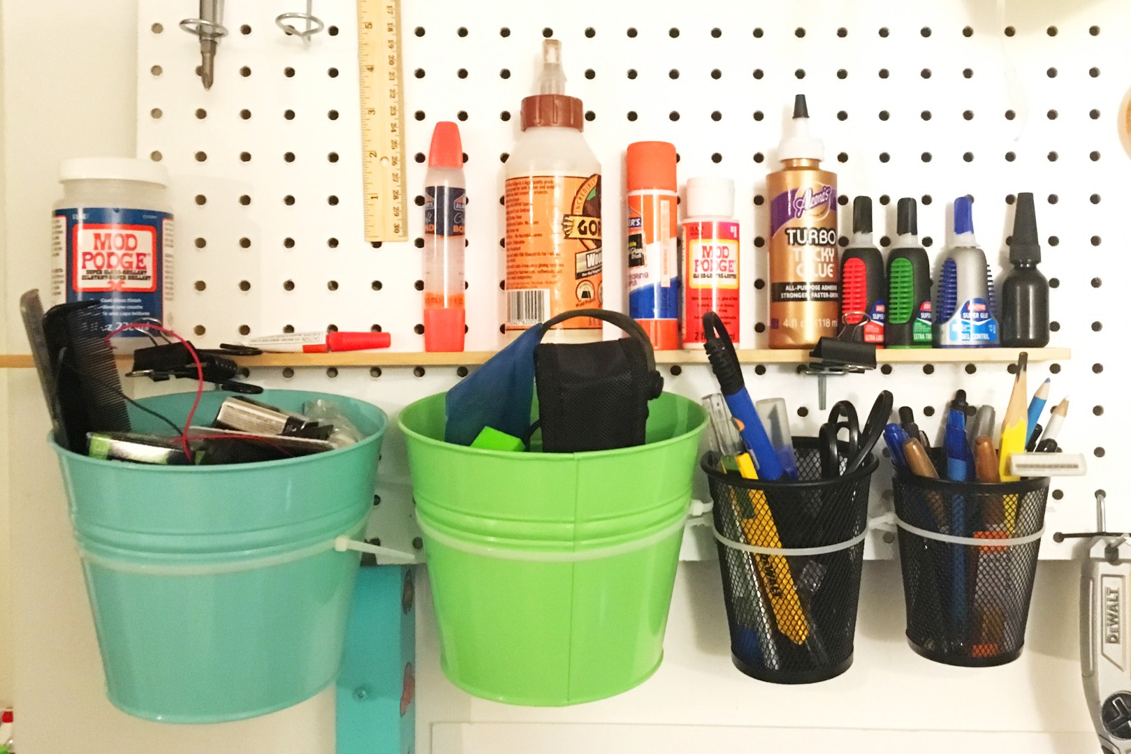 Zip Tie Organizer to Pegboard Mount 3 Steps (with Pictures