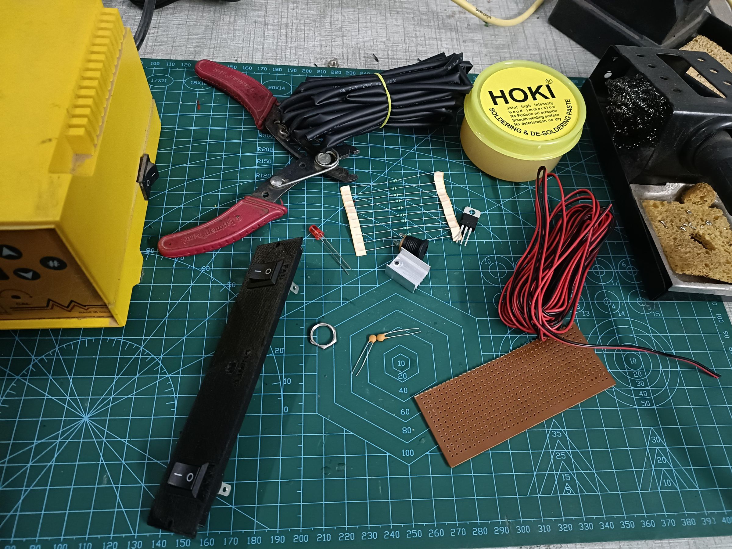 DIY 3D Printed Fume Extractor With USB Light 4 Steps (with Pictures