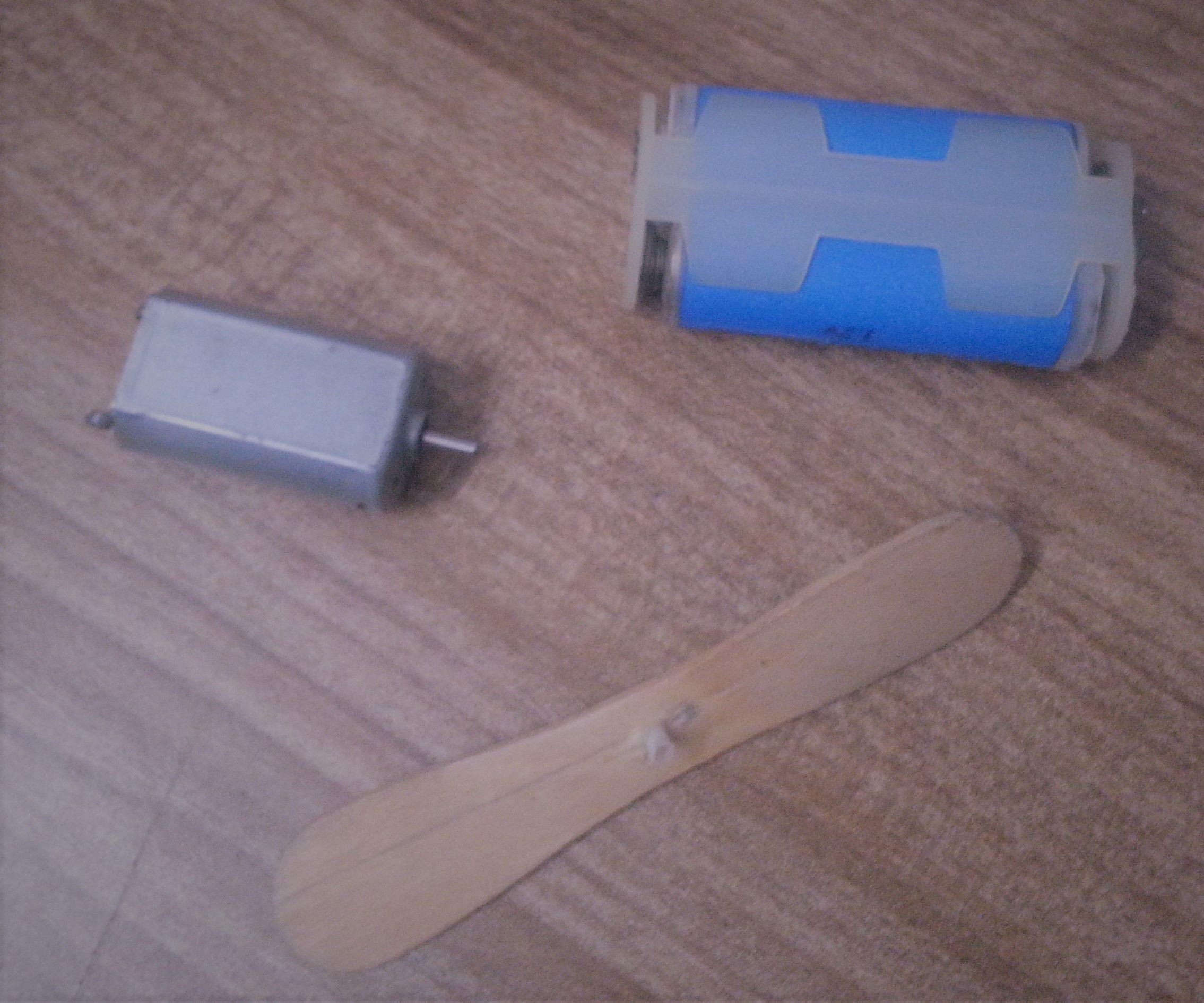 Flying Prop: With a Simple Popsicle Stick !