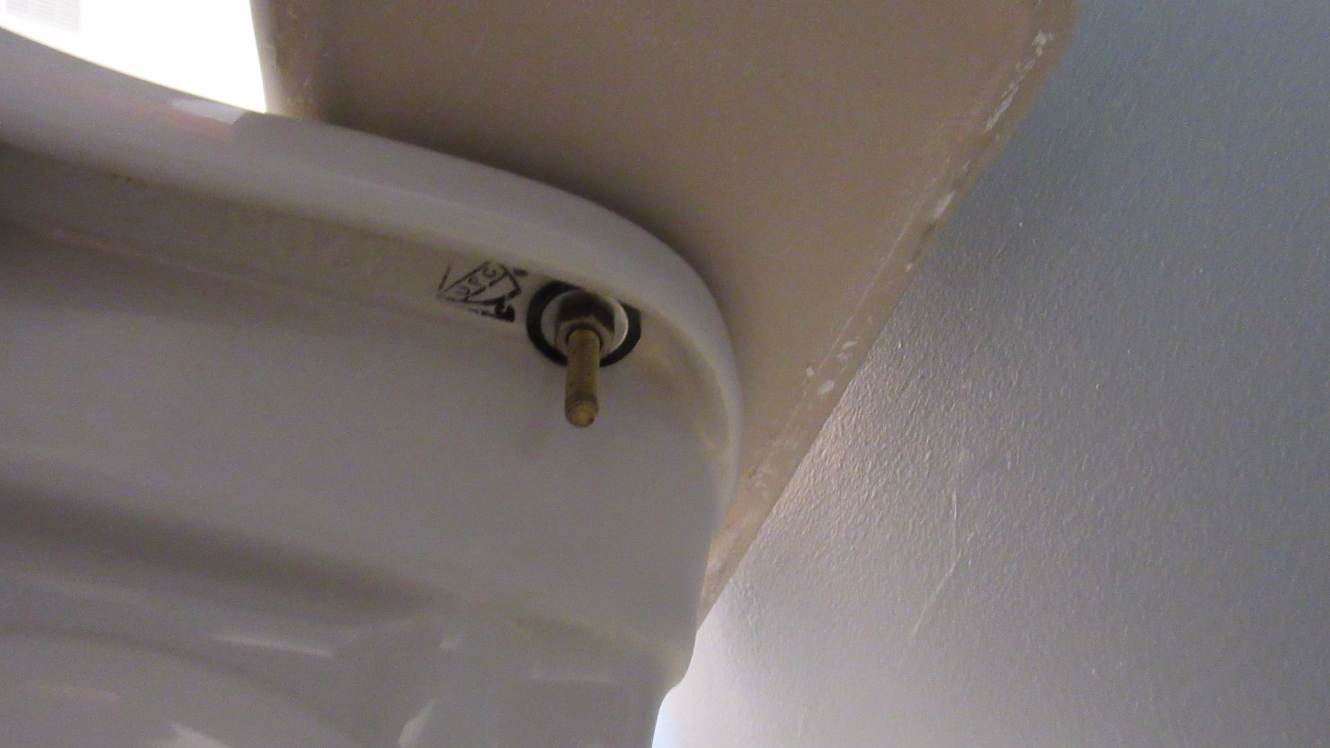 How to Fix a Leaking Toilet Tank 16 Steps (with Pictures) Instructables