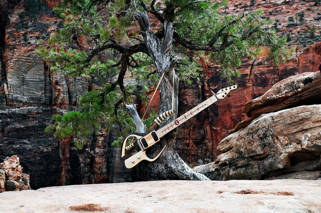 Mobile Guitar Factory