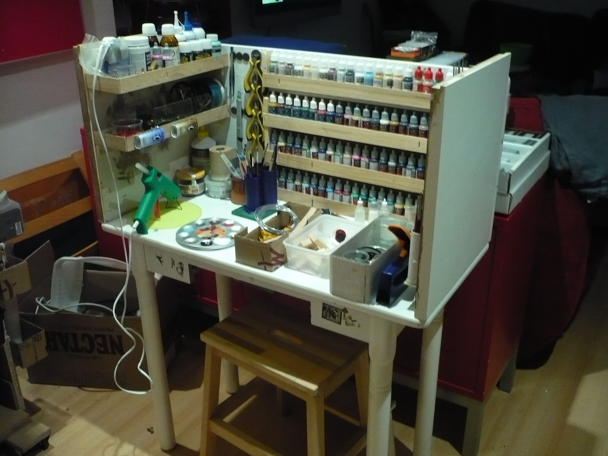 Reusing Materials, Recycling Assemble a Cheap Workbench