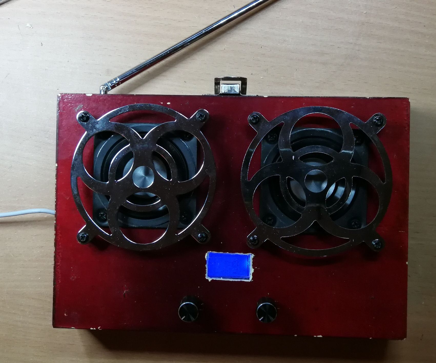 Simple DIY Retro Radio : 3 Steps - Instructables