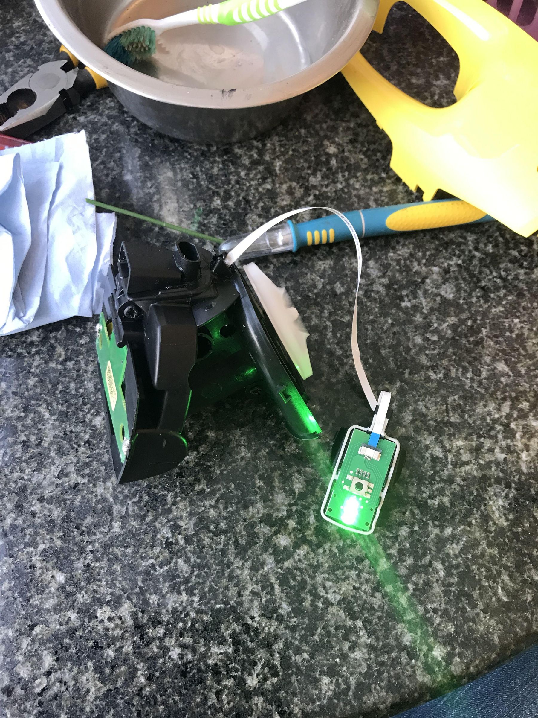 Karcher WV5 Window Vac Switch Won't Start, FIXED (Water / Corrosion on PCB)