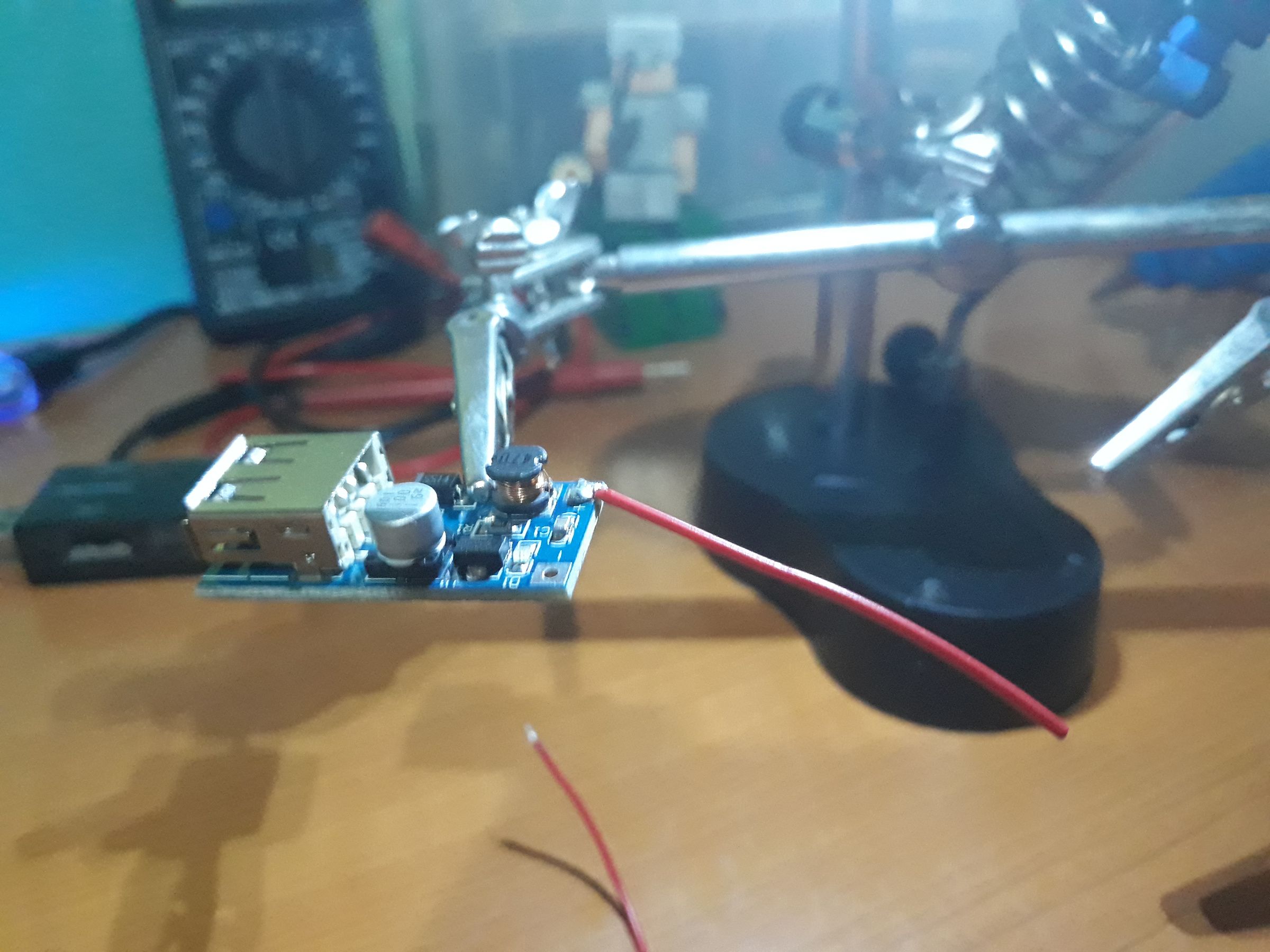 Make a Portable Charger With Old Batteries! 6 Steps (with Pictures