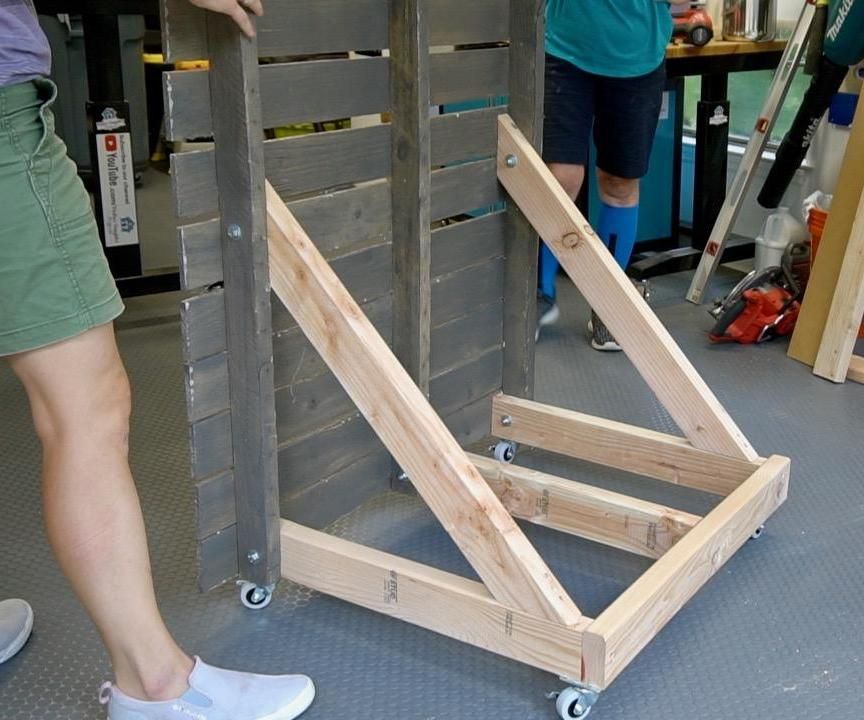 How to Make a Mobile Backdrop Pallet Wall