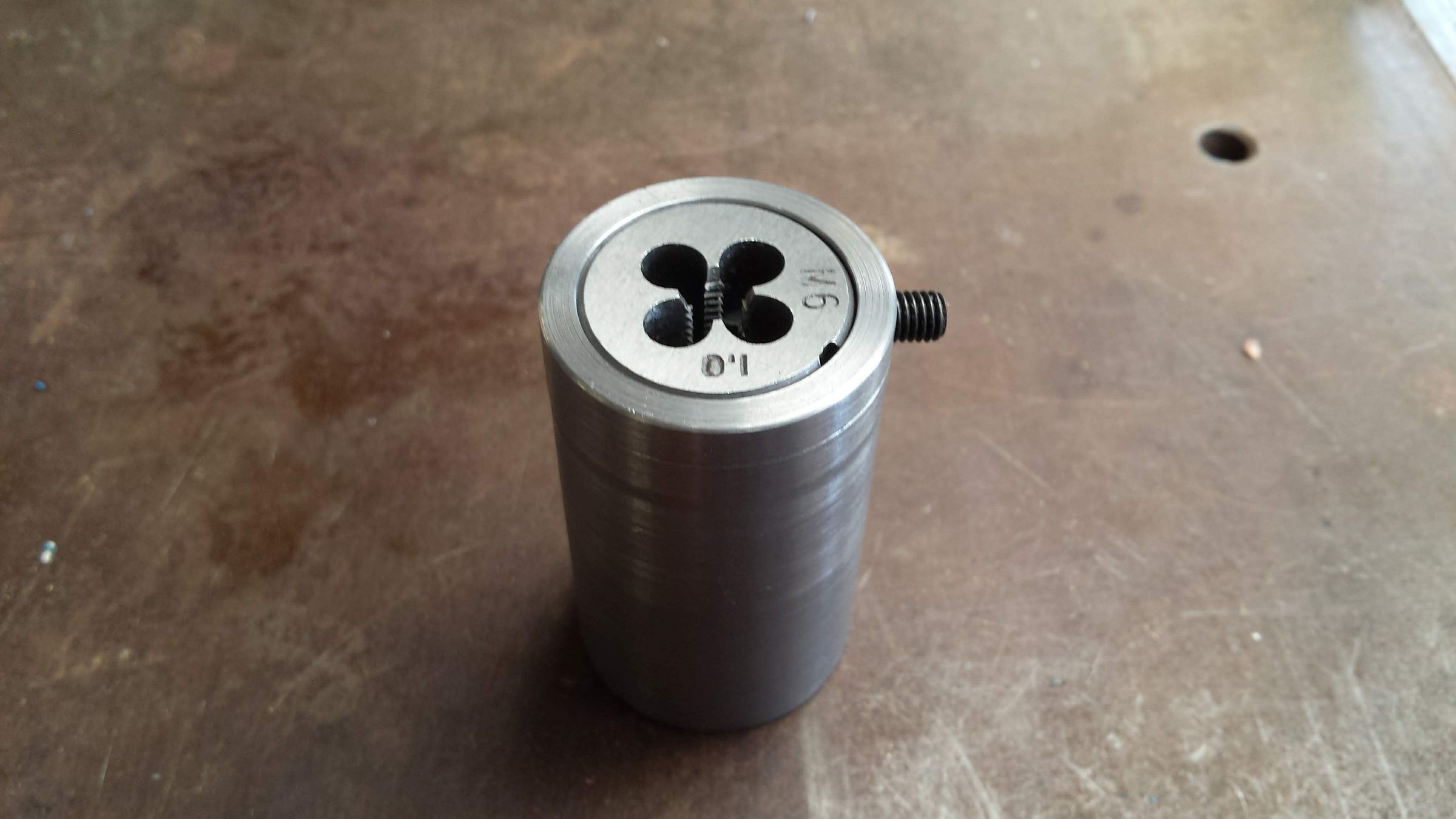 Cheap and Easy to Make Die Holder for the Mini Lathe 5 Steps (with