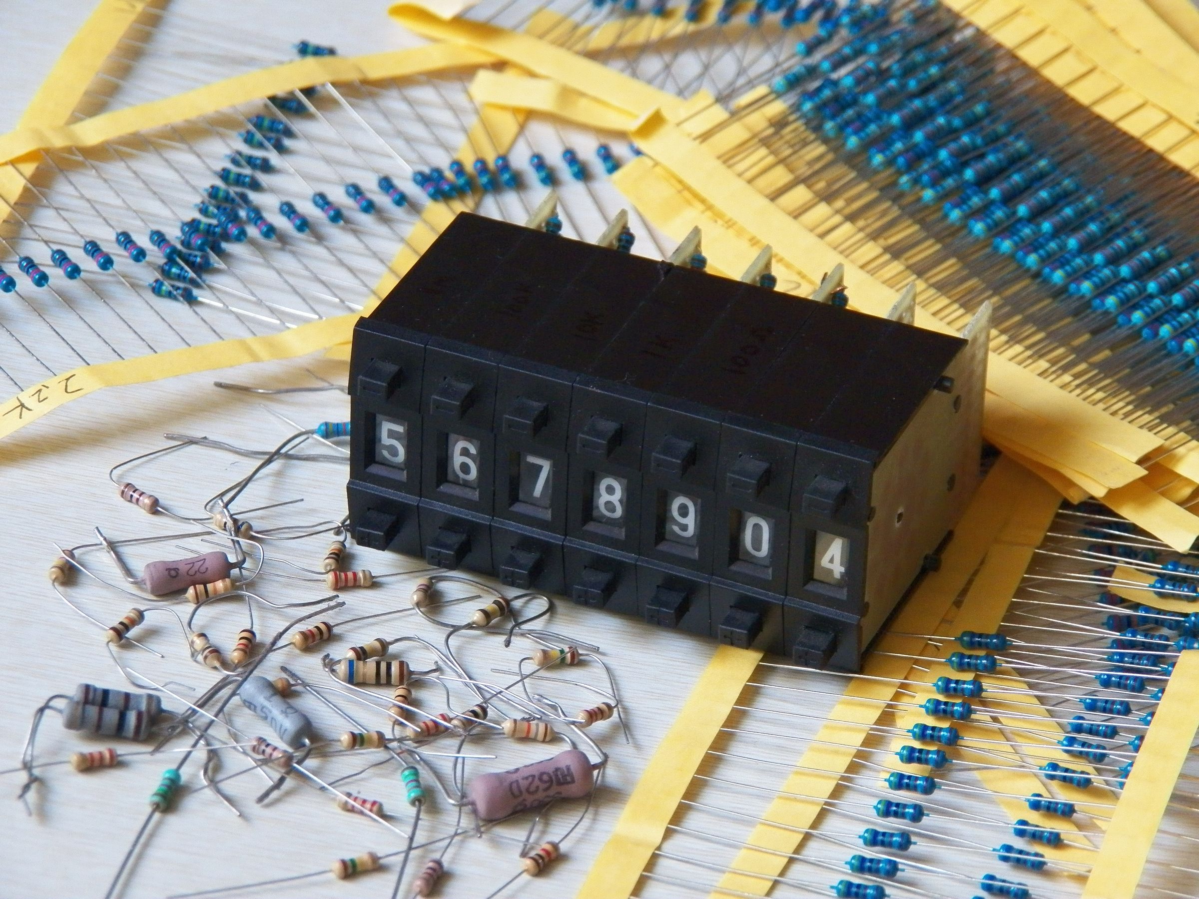 Decade Resistance Substitution Box Under 10 3 Steps Instructables