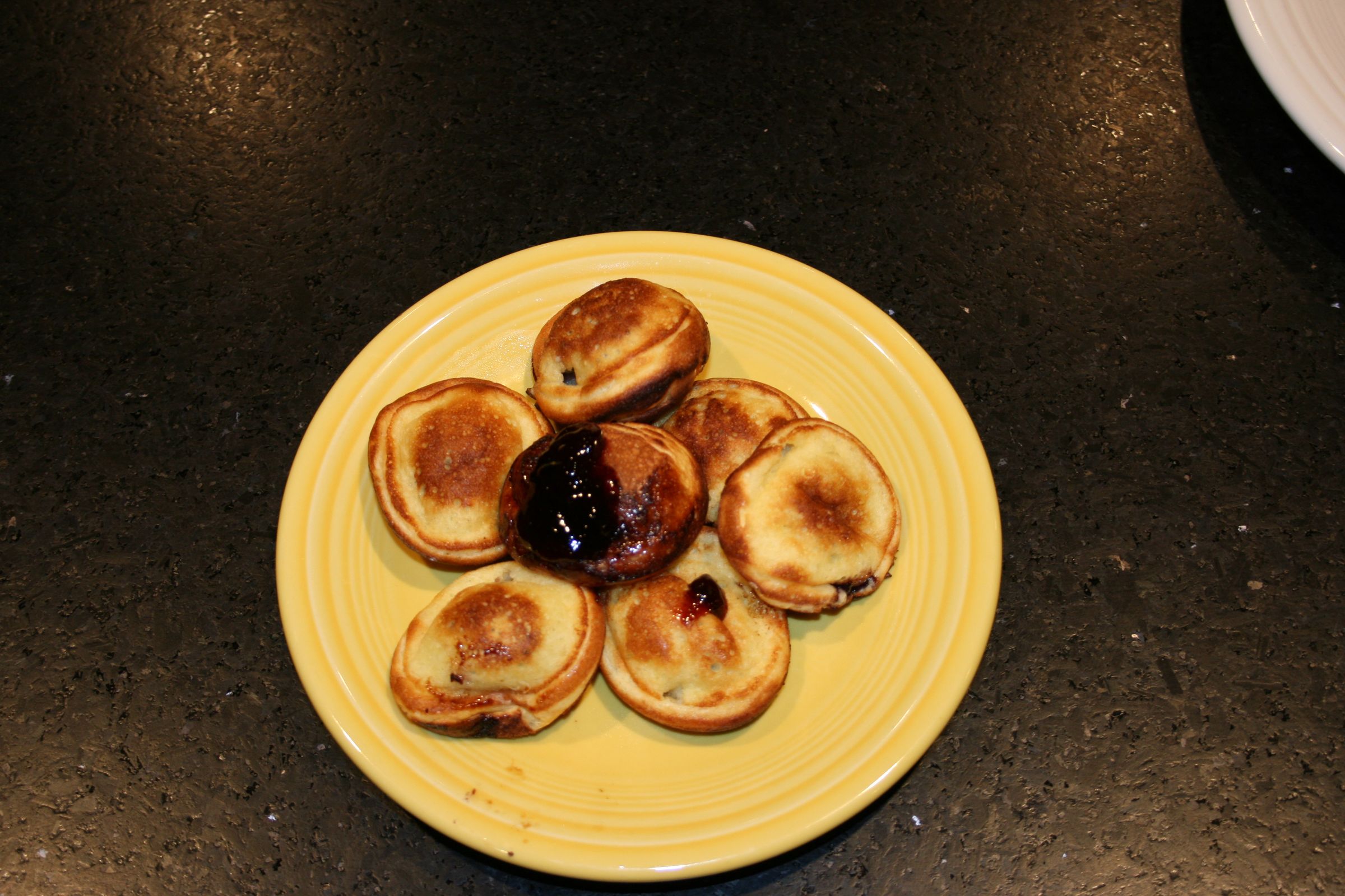 HOW TO MAKE STUFFED PANCAKE BITES!!!!!!! BOYYY 6 Steps Instructables