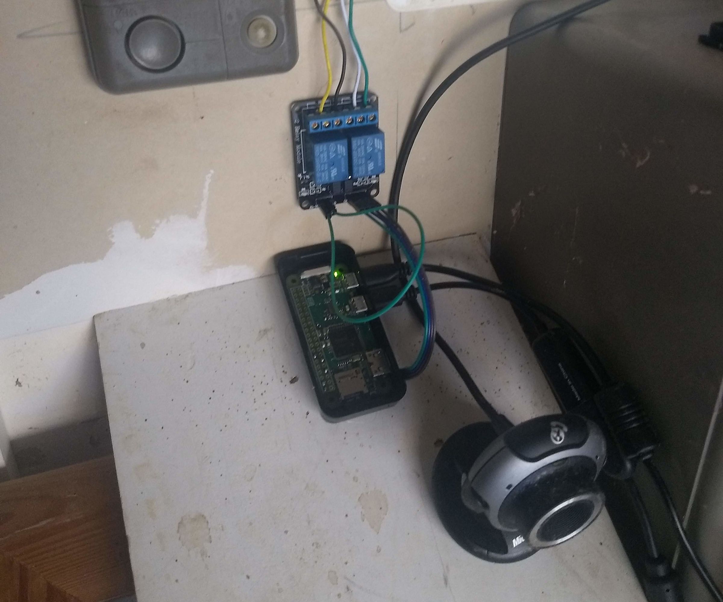 Raspberry Pi Garage Door Opener