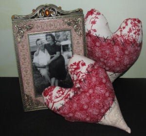 How to Make Vintage Heart Pillows