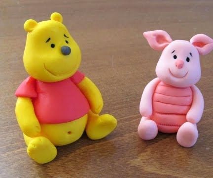 How to do Winnie the Pooh fondant topper
