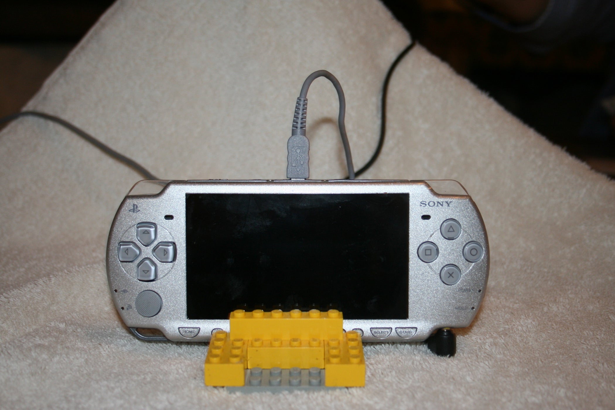 Lego PSP Dock : 4 Steps - Instructables