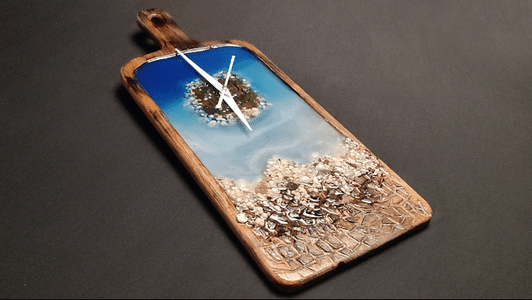 DIY Epoxy Clock: a Chopping Board Clock With a Blue Ocean!