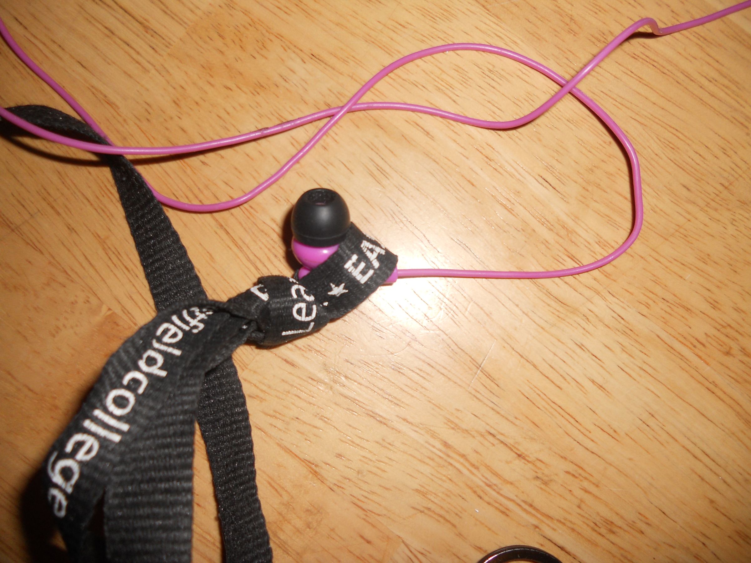 Lanyard Earbud Holder Instructables