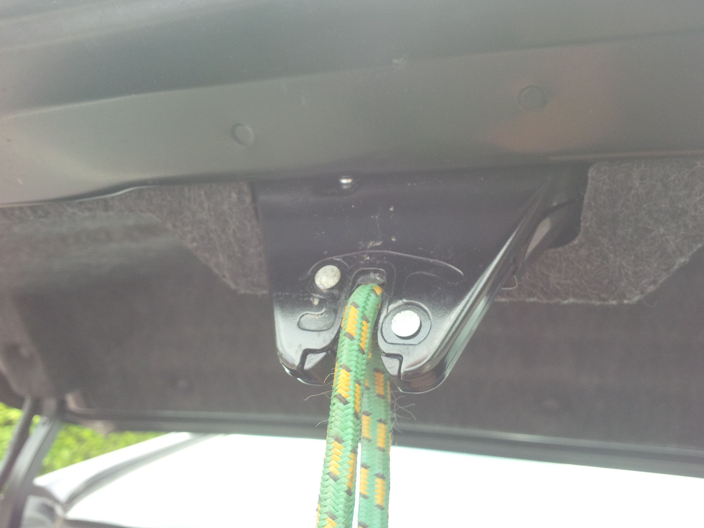 Bungee Rope VS New Car, Where to Tie Them in the Trunk 4 Steps Instructables