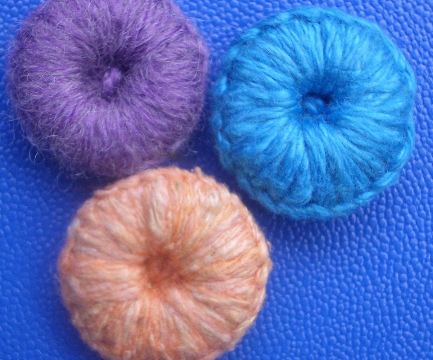 Buttons From Yarn and Washers