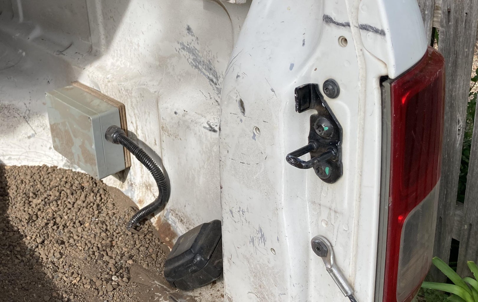 Car Reversing Sensor : 5 Steps Circuit Diagram