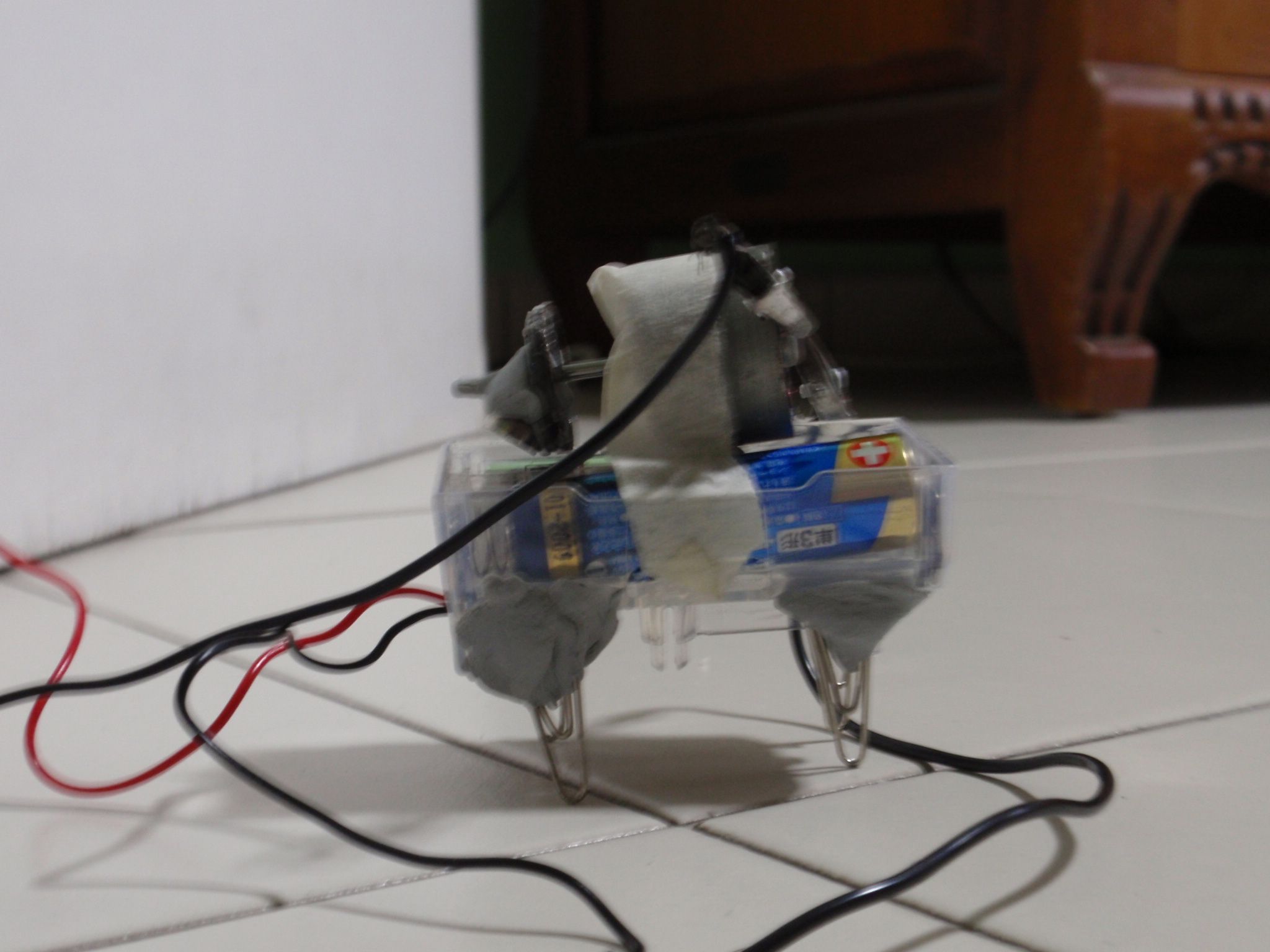 Vibrobot with legs