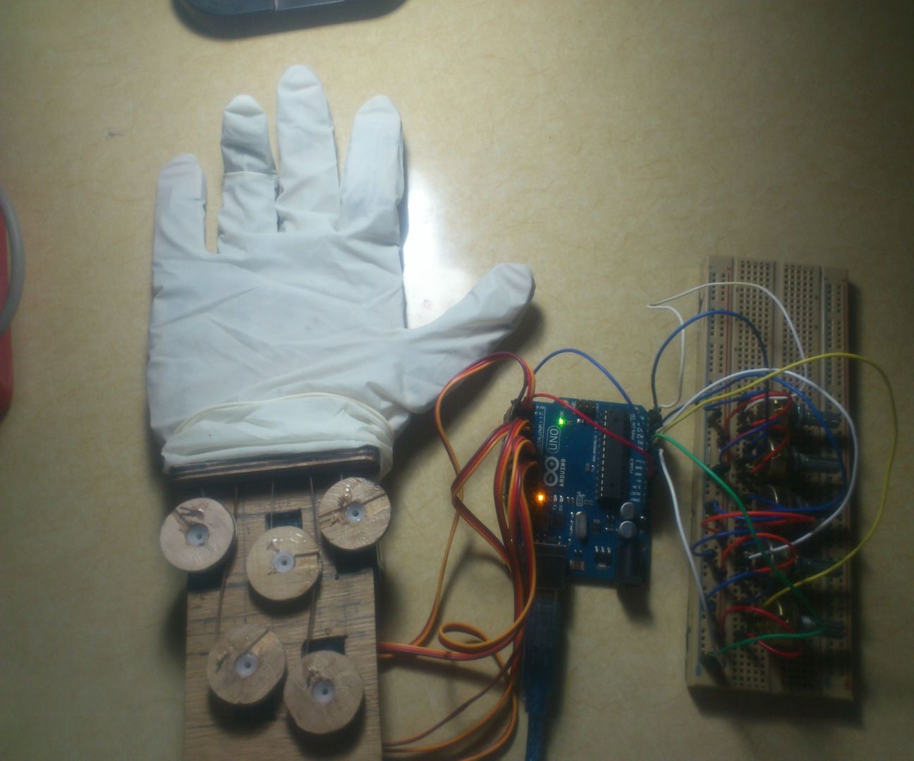 Hand Control by Arduino Uno