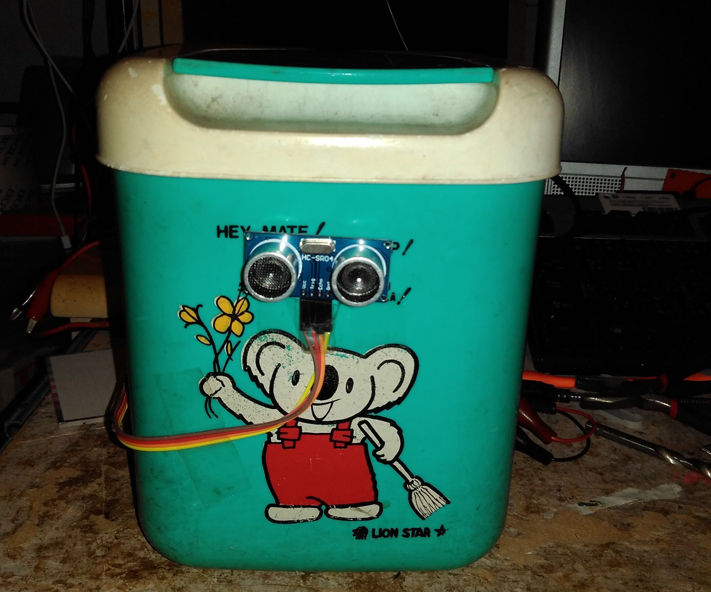 Auto Trash by Arduino