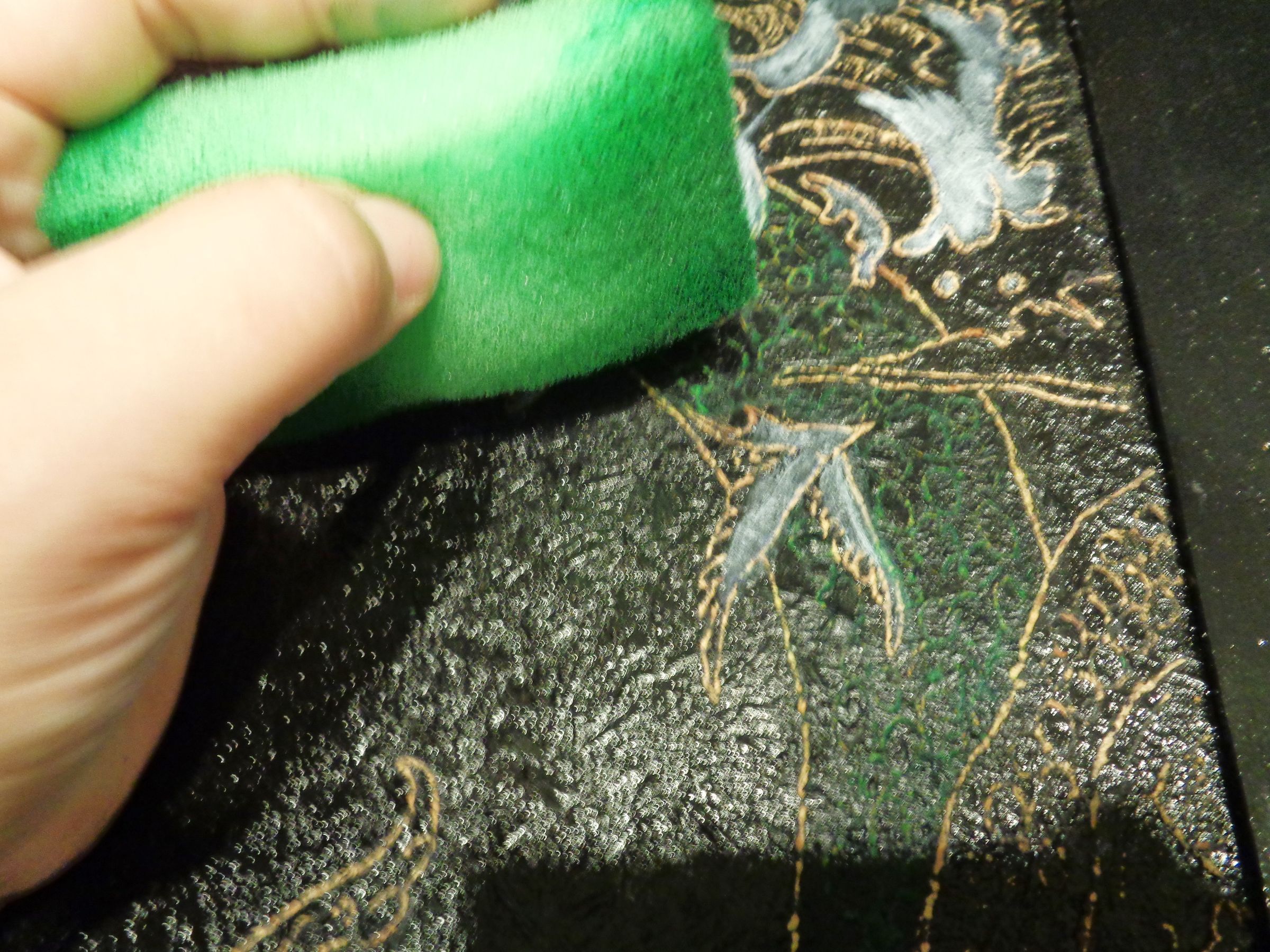 Laminated/chipboard Furniture Transformation (with Paint and Cheap Engrawer Pen) 6 Steps (with