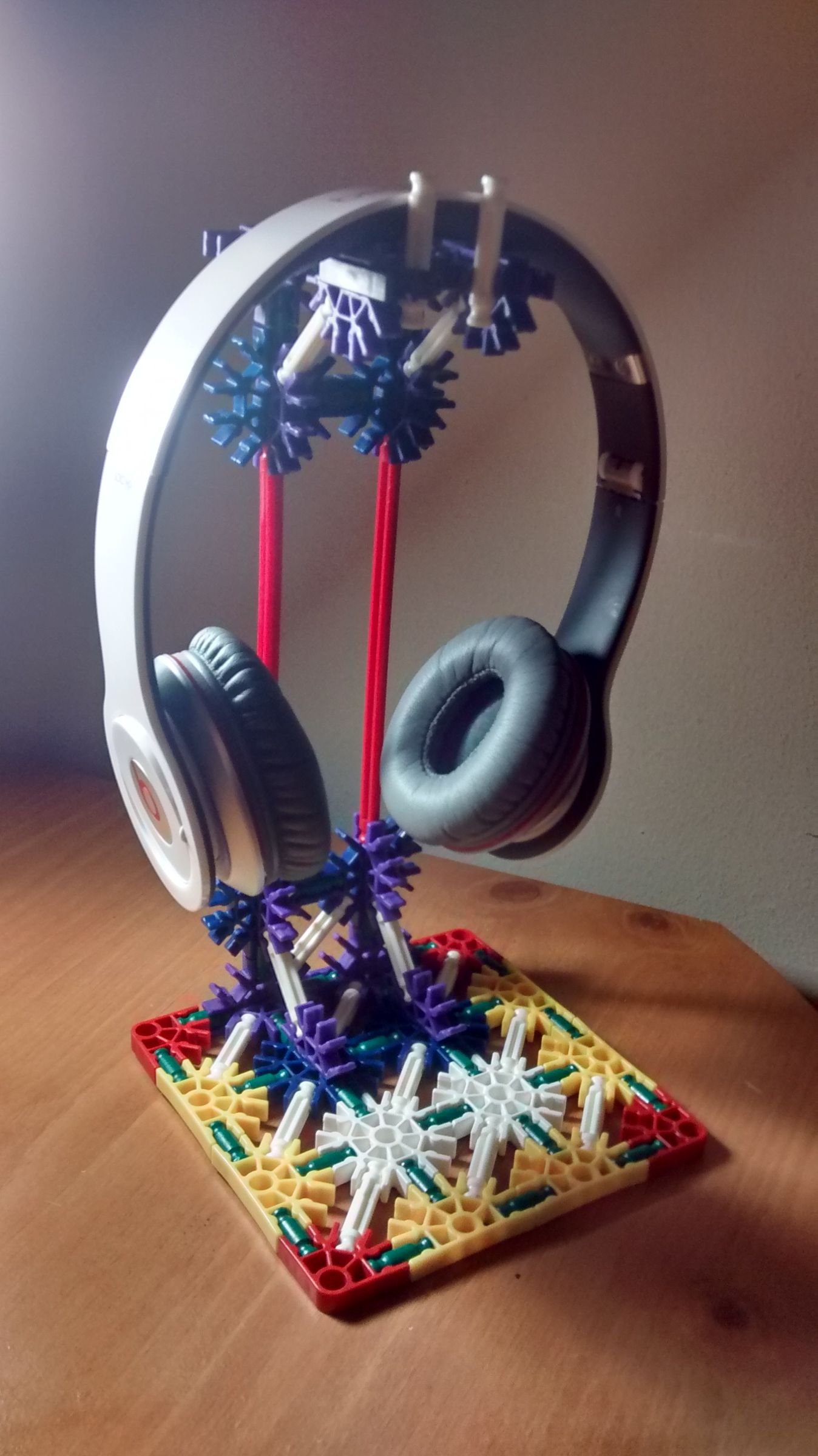 K'nex Headphone Stand : 12 Steps - Instructables