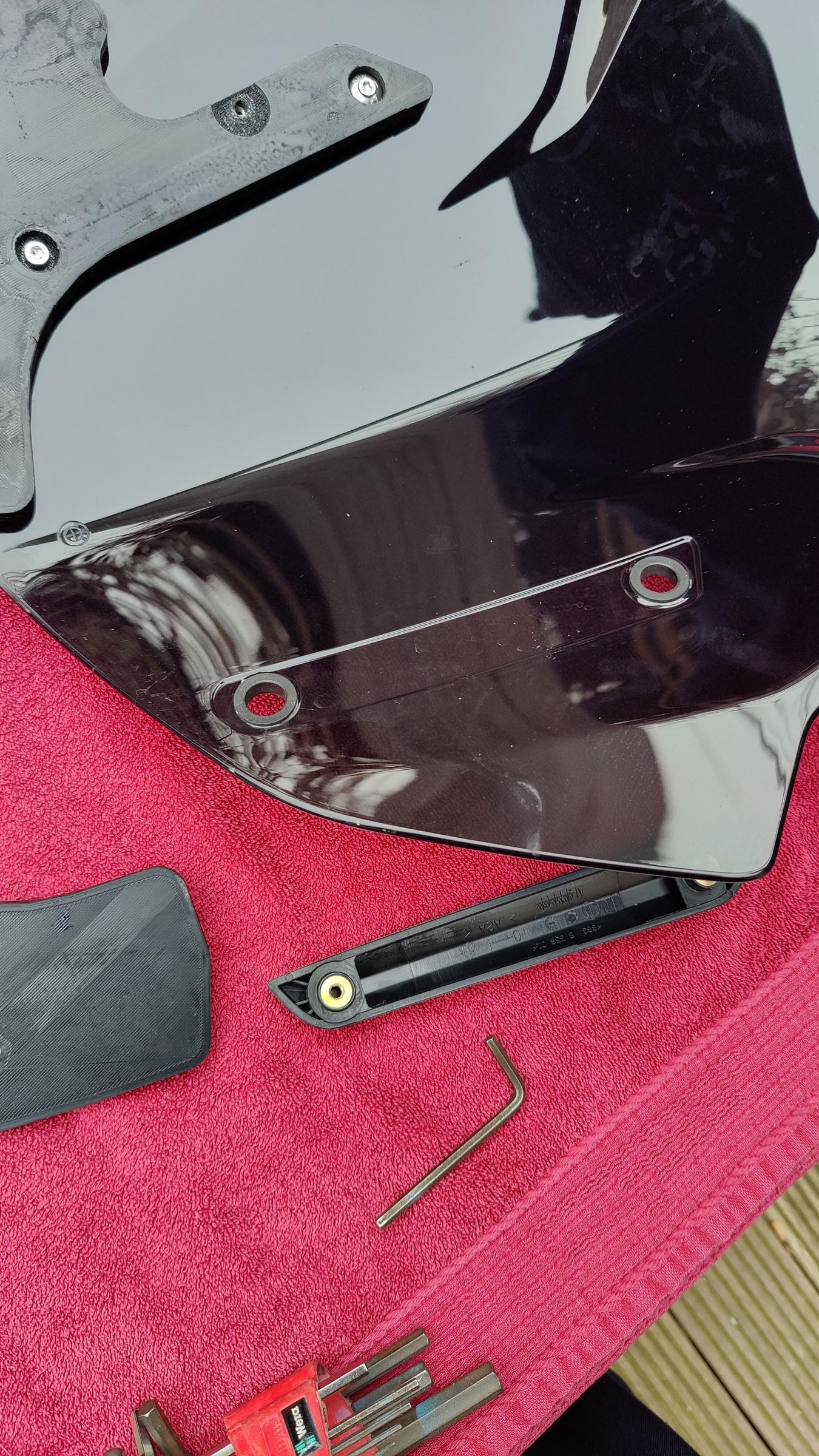 BMW Windscreen Extension 5 Steps Instructables