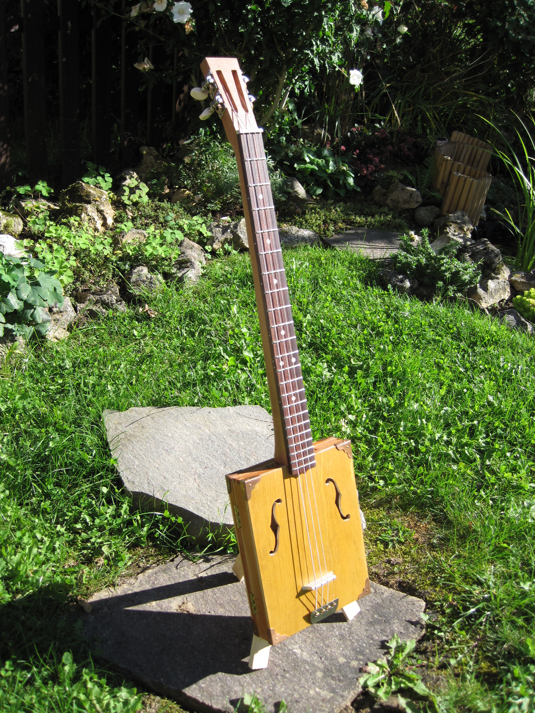 Zigarrocaster - My First Cigar Box Guitar