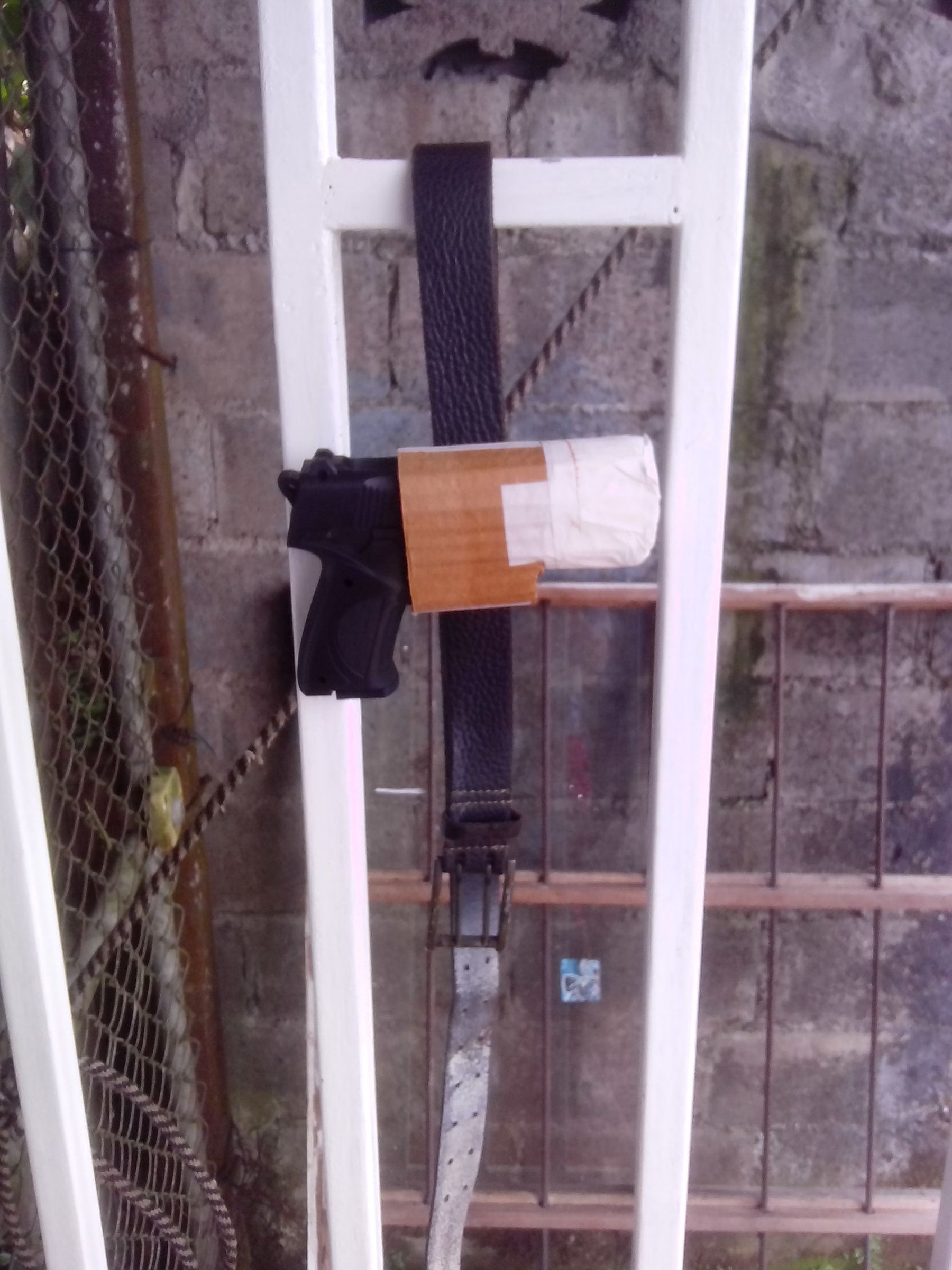 Airsoft Gun Holder 4 Steps Instructables